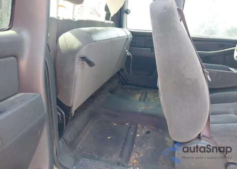 2005 Chevrolet Silverado 1500 Work Truck z USA, uszkodzony, nr VIN 1GCEC19XX5Z308377